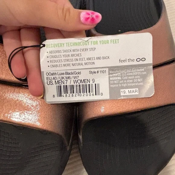 OOFOS Women's Sandals - Metallic Copper and Black - Picture 2 of 2
